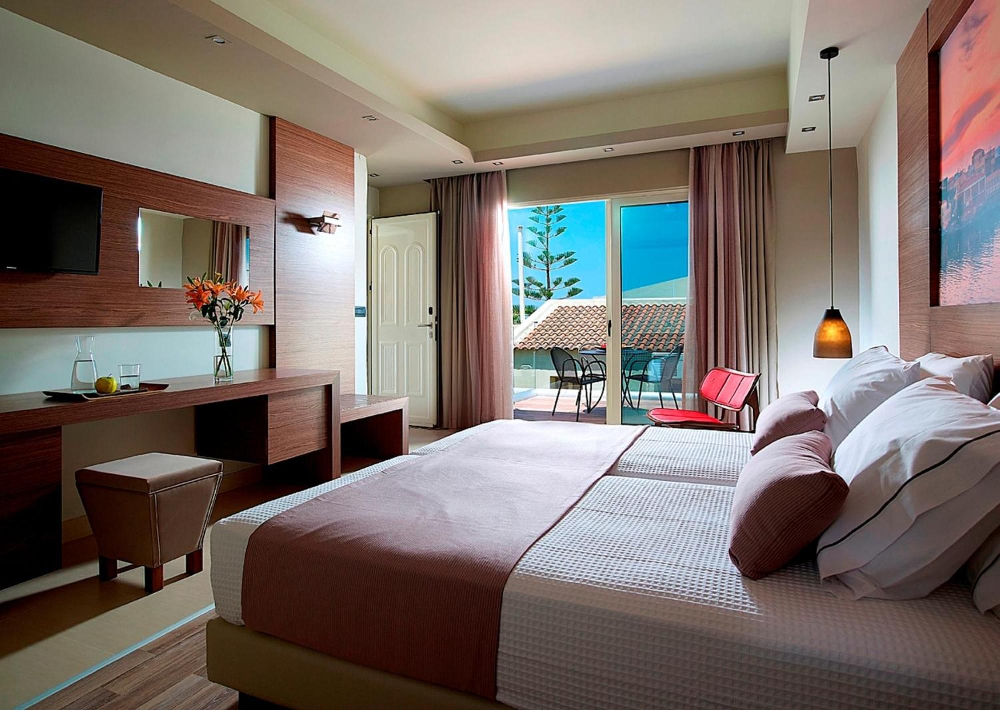 Elotis Suites (Adults Only) Agia Marina Habitación foto